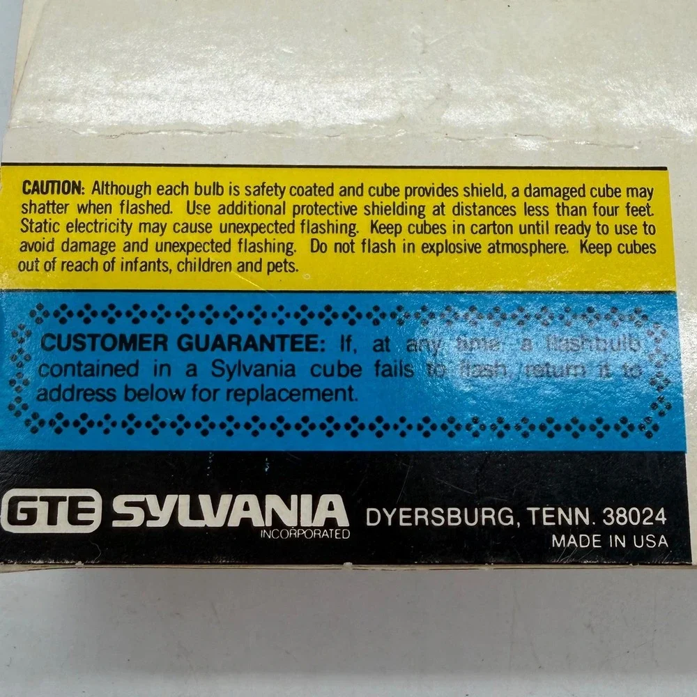 VTG Sylvania Blue Dot Flashcubes 2 Cubes 8‎ Flashes Camera only 2 cubes in box